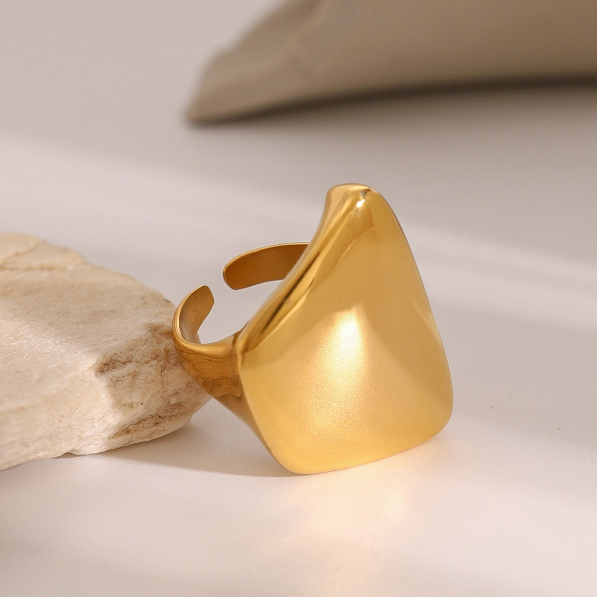 Kaze Simple Trapezoid Open Ring | 18K Gold Minimalist Geometric Ring in Gold &amp; Silver