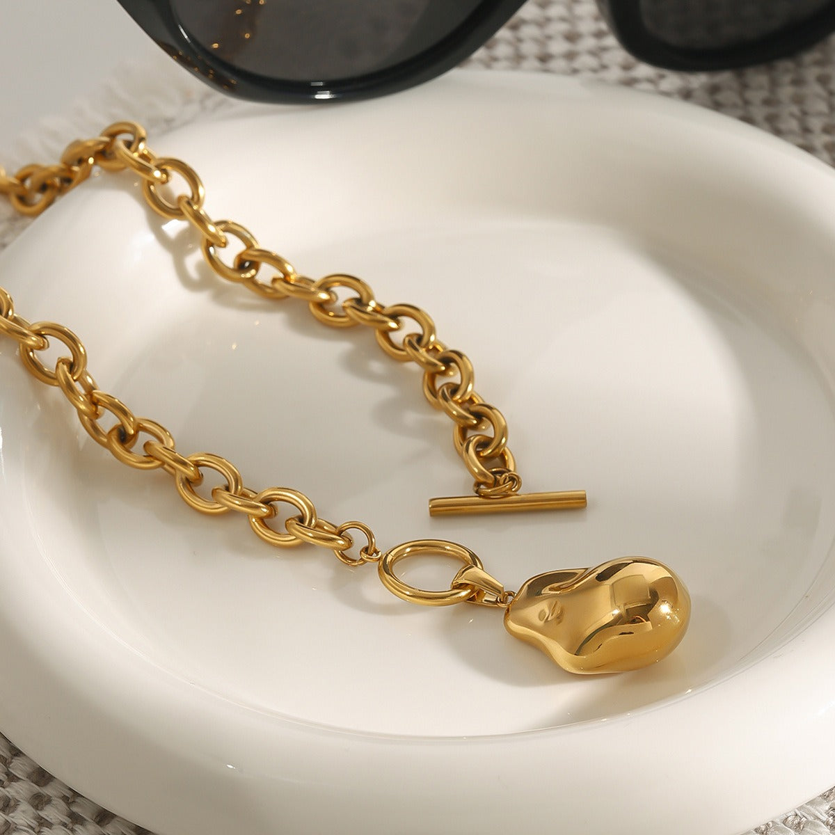 Kaze OT Buckle Geometric Floral Necklace &amp; Bracelet Set | 18K Gold Titanium Steel Jewellery