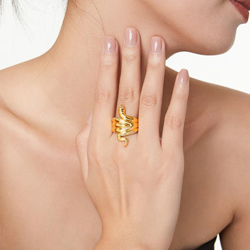 Kaze Dazzling Snake-Shaped Diamond Ring | 18K Gold Serpent Ring in Gold &amp; Silver Size 7