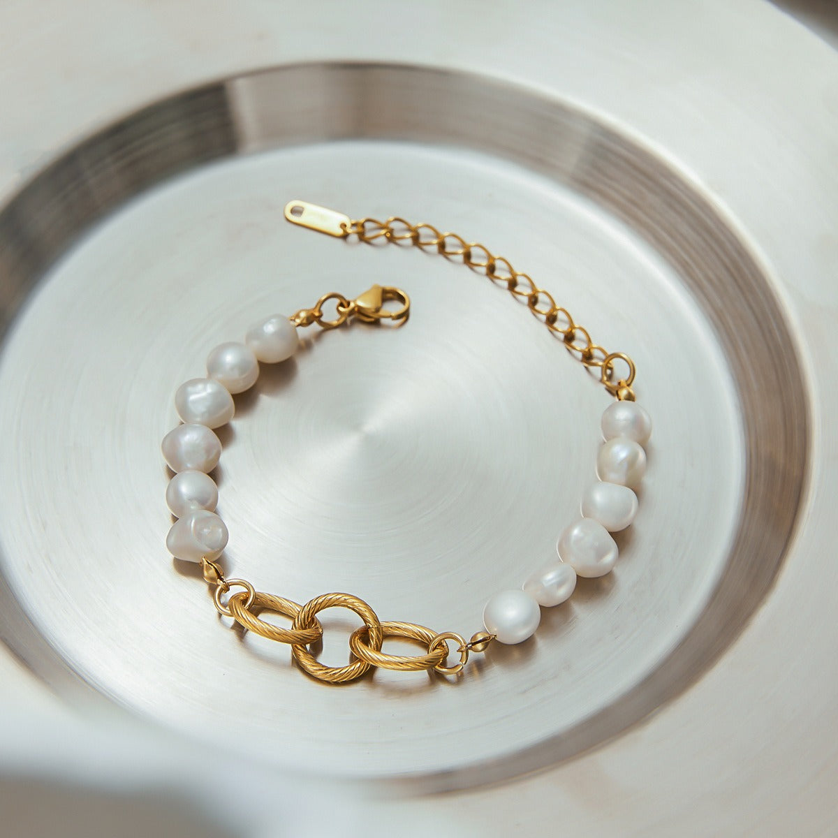 Kaze Gold-Plated Pearl Stainless Steel Bracelet | 18K Gold Pearl Bracelet in 9 Styles
