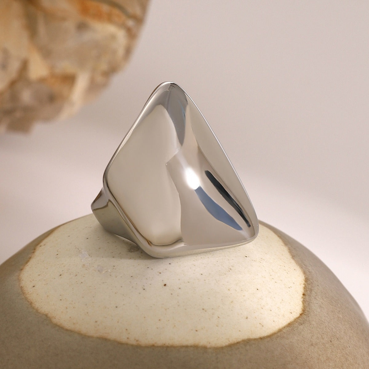 Kaze Simple Trapezoid Open Ring | 18K Gold Minimalist Geometric Ring in Gold &amp; Silver