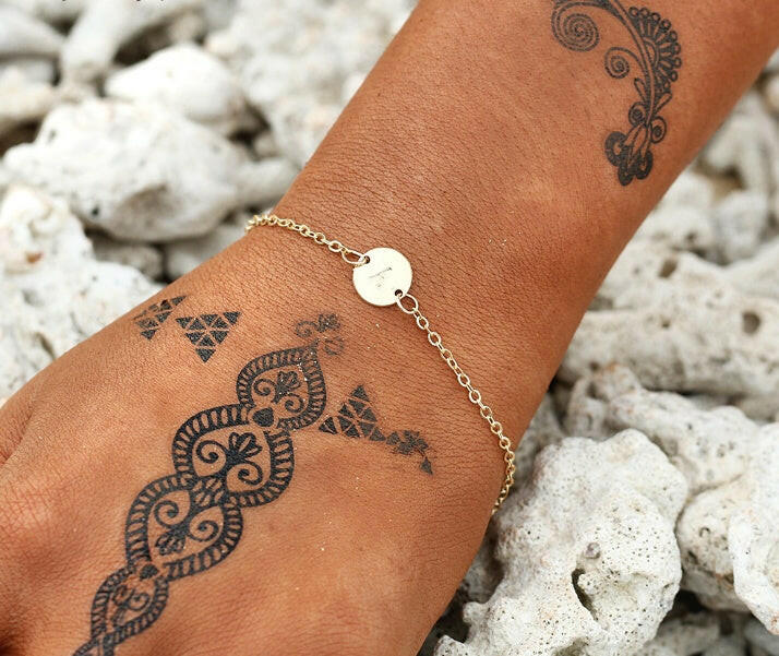 Kaze Adjustable Gold-Tone Initial Bracelet | Personalised Letter Bracelet in 26 Variants