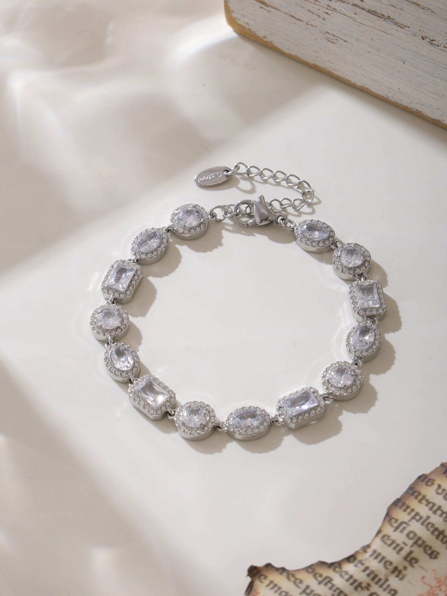 Kaze Geometric Inlaid Gemstone Noble Bracelet | 18K Gold Multi-Shape Bracelet in Gold &amp; Silver