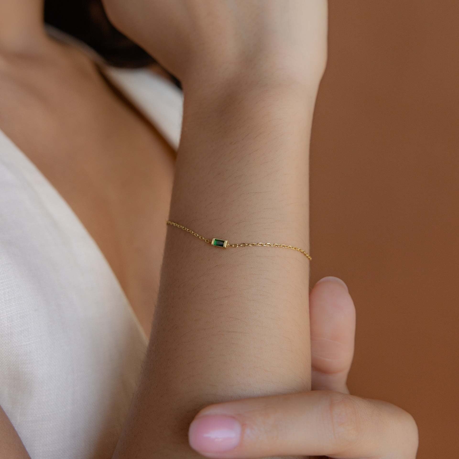 Kaze 18K Gold Vintage Pearl and Birthstone Bracelet | Sailor Clasp Luxury Bracelet
