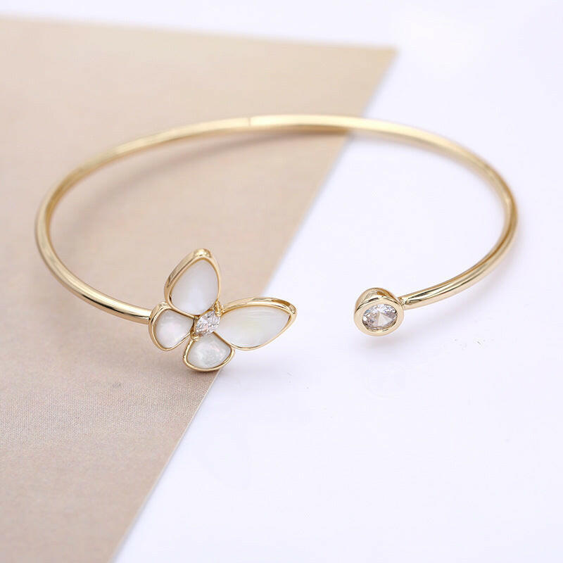 Kaze Butterfly Mother-of-Pearl Gold Bracelet | Gold-Plated Copper Pearl Bracelet for Women