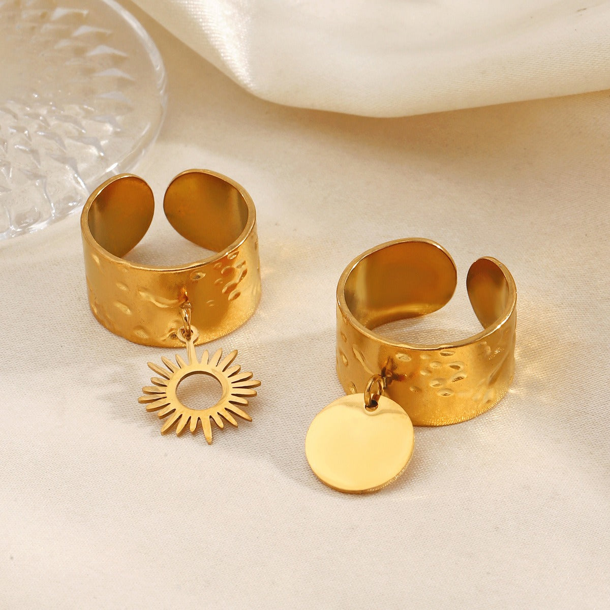 Kaze 18K Gold Geometric Circular Titanium Ring | Adjustable Gold Ring in Ring A &amp; B