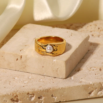 Kaze Lava Texture Pearl Accent Ring | 18K Gold Light Luxury Ring in Sizes 6–8 US