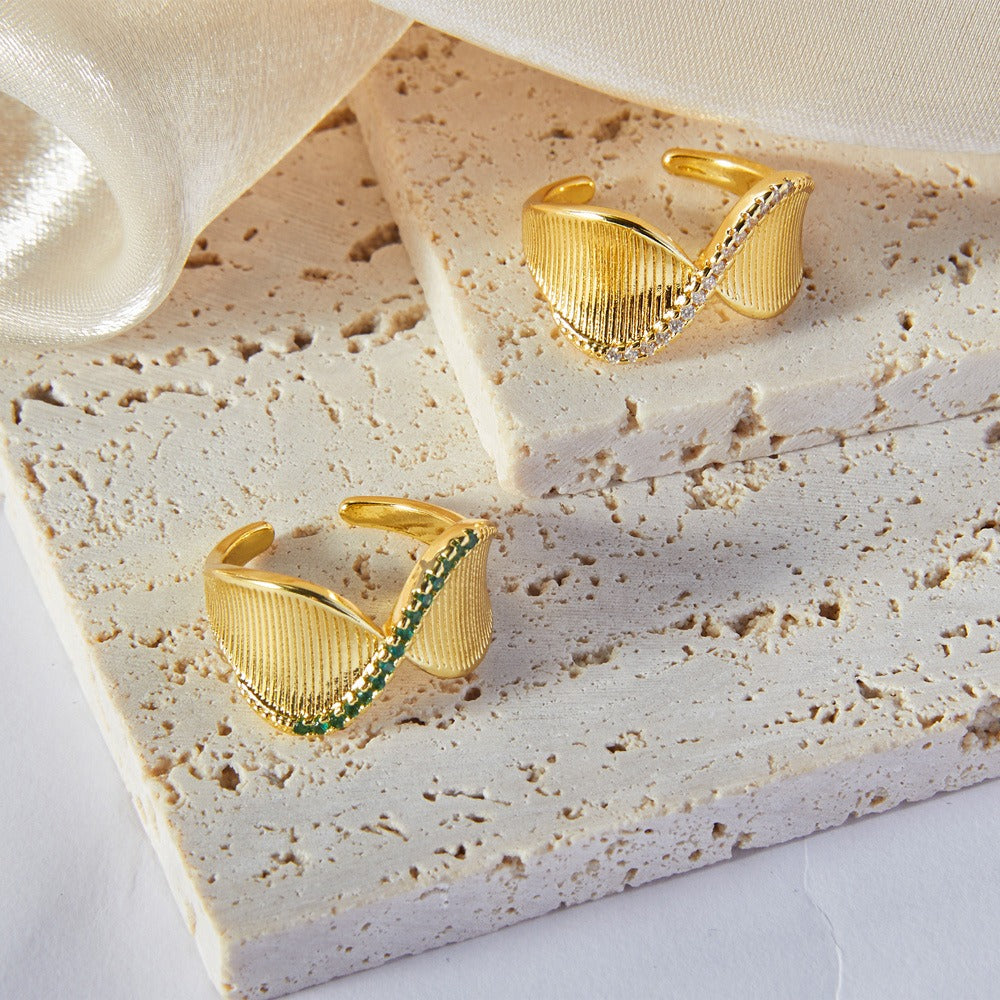 Kaze Simple Twisted Diamond Adjustable Ring | 18K Gold Stainless Steel Ring in White &amp; Green
