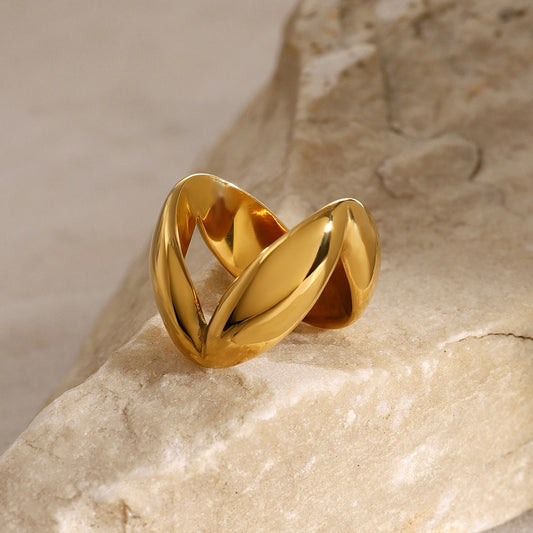 Kaze Elegant V-Shaped Simple Style Ring | 18K Gold Minimalist Ring in Gold &amp; Silver