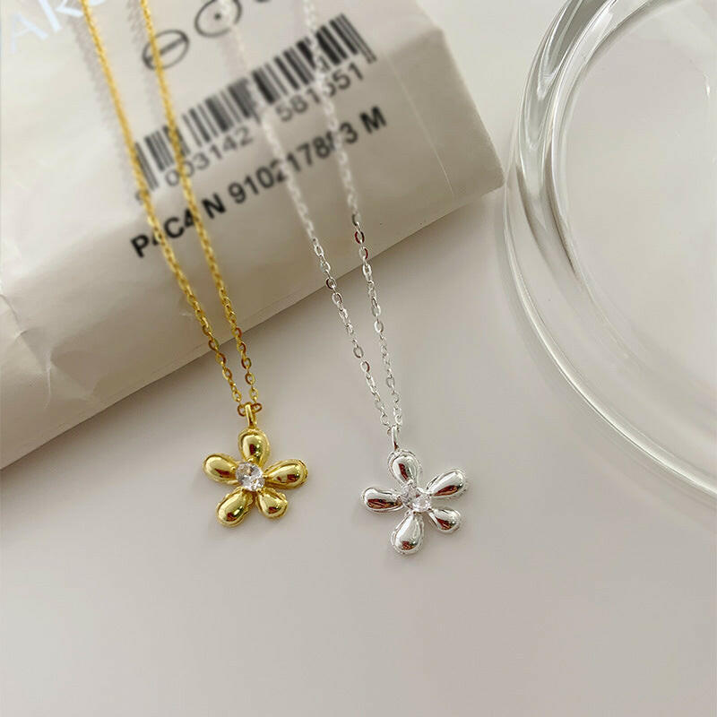 Kaze S925 Egg Blossom Pendant Necklace | Sterling Silver Floral Clavicle Chain Necklace