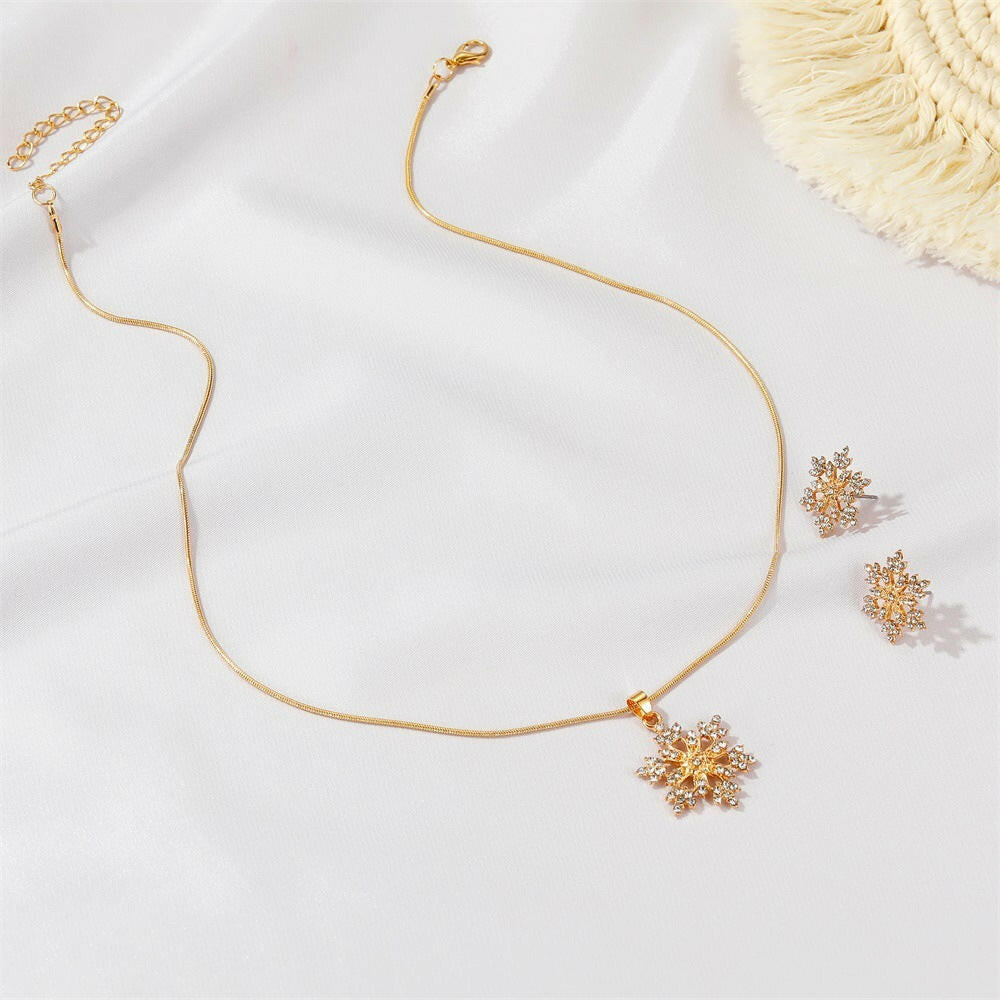 Kaze Rhinestone Snowflake Jewellery Set | Necklace, Earrings &amp; Ring in Gold &amp; Silver