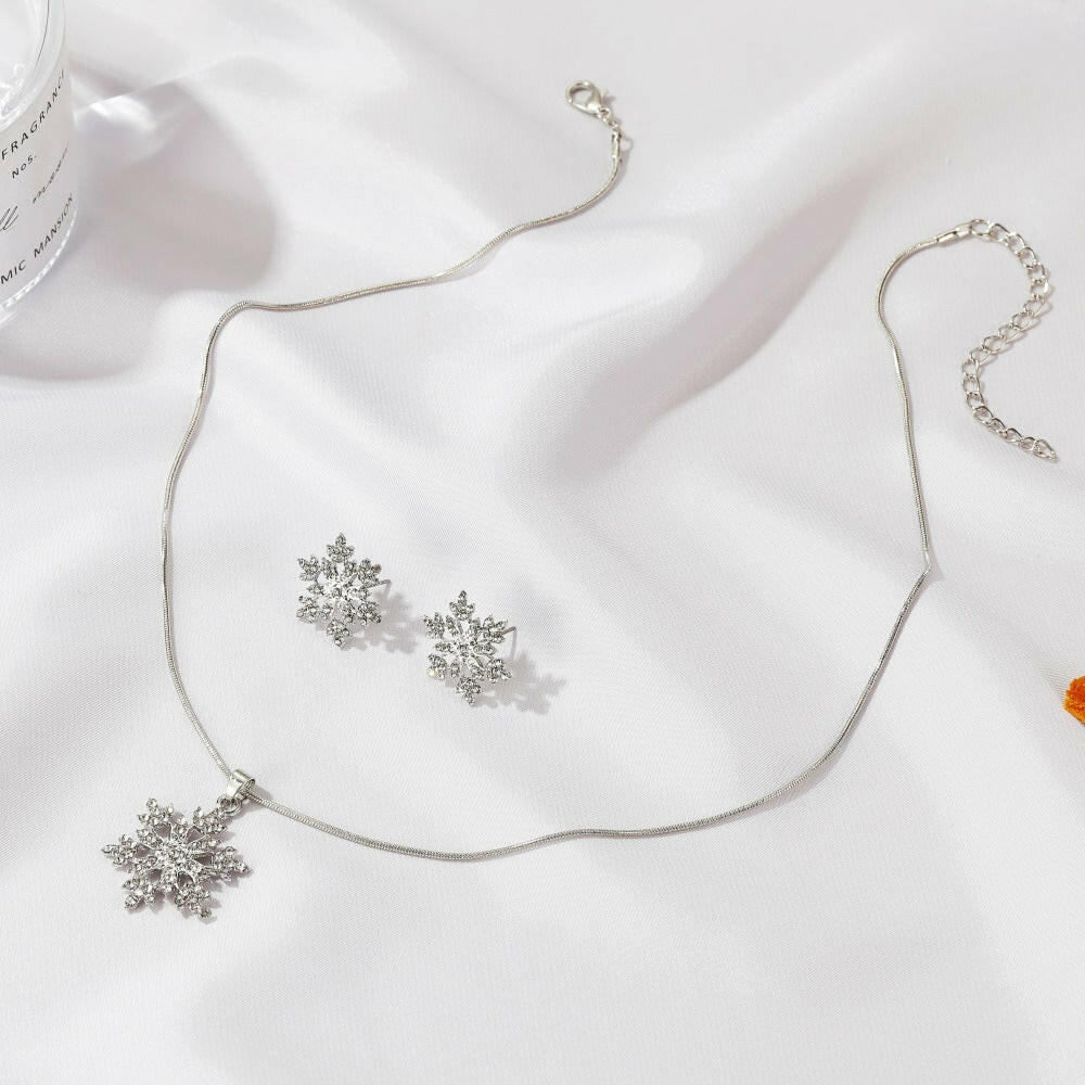 Kaze Rhinestone Snowflake Jewellery Set | Necklace, Earrings &amp; Ring in Gold &amp; Silver