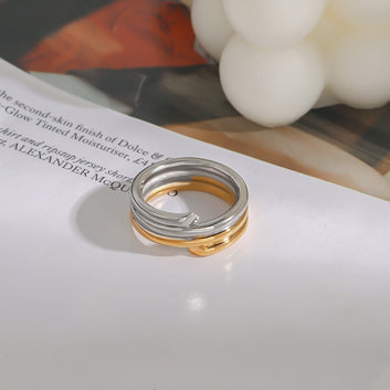 Kaze 18K Gold and Silver Band Ring | Classic Two-Tone Band Ring in Sizes 6–10 US