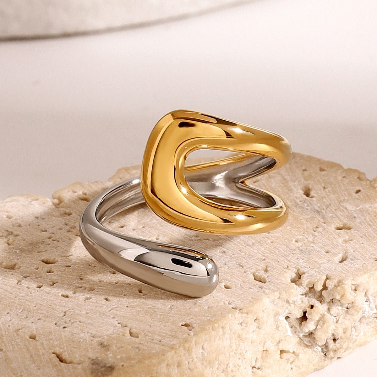 Kaze Gold and Silver Contrast Geometric Ring | 18K Gold Two-Tone Noble Design Ring