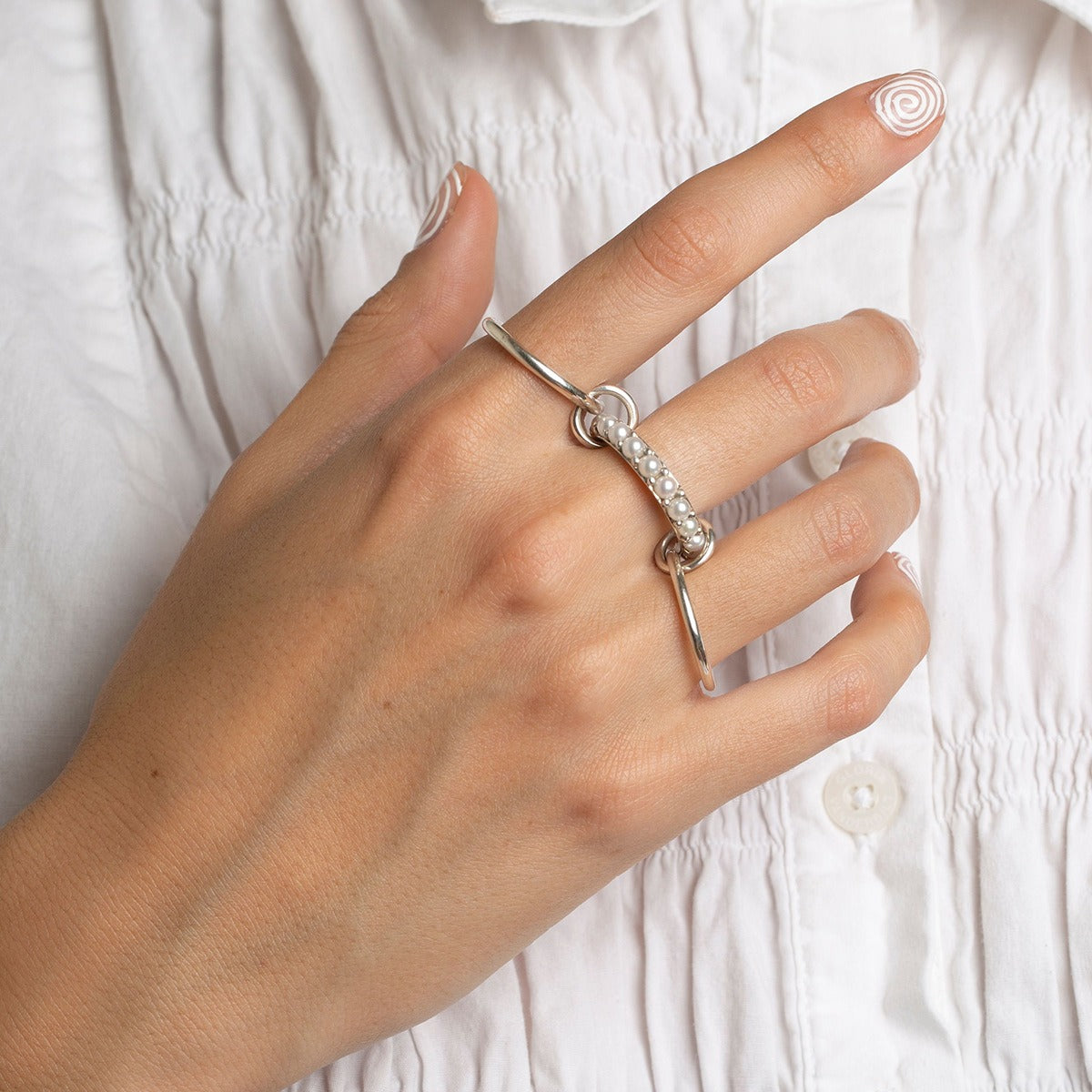 Kaze Three-Ring Interlocking Pearl Ring | 18K Gold Premium Designer Ring in Gold &amp; Silver