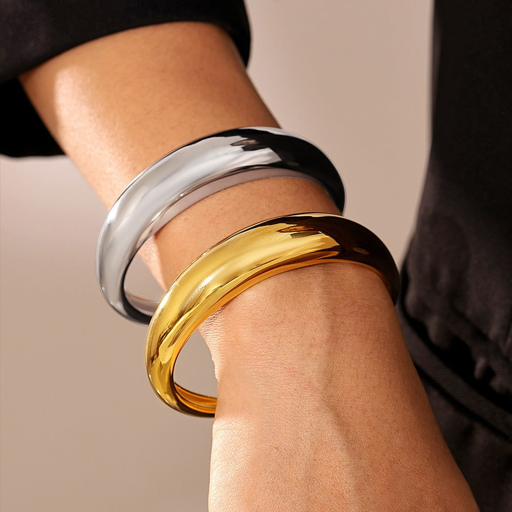 Kaze Classic C-Shape Open Bangle | 18K Gold Adjustable Fashion Bracelet in Gold &amp; Silver