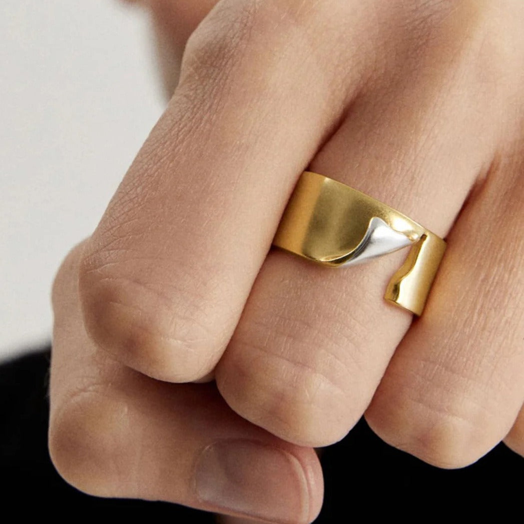 Kaze Tear-Effect Gold and Silver Ring | 18K Gold Avant-Garde Ring in Sizes 6–8 US