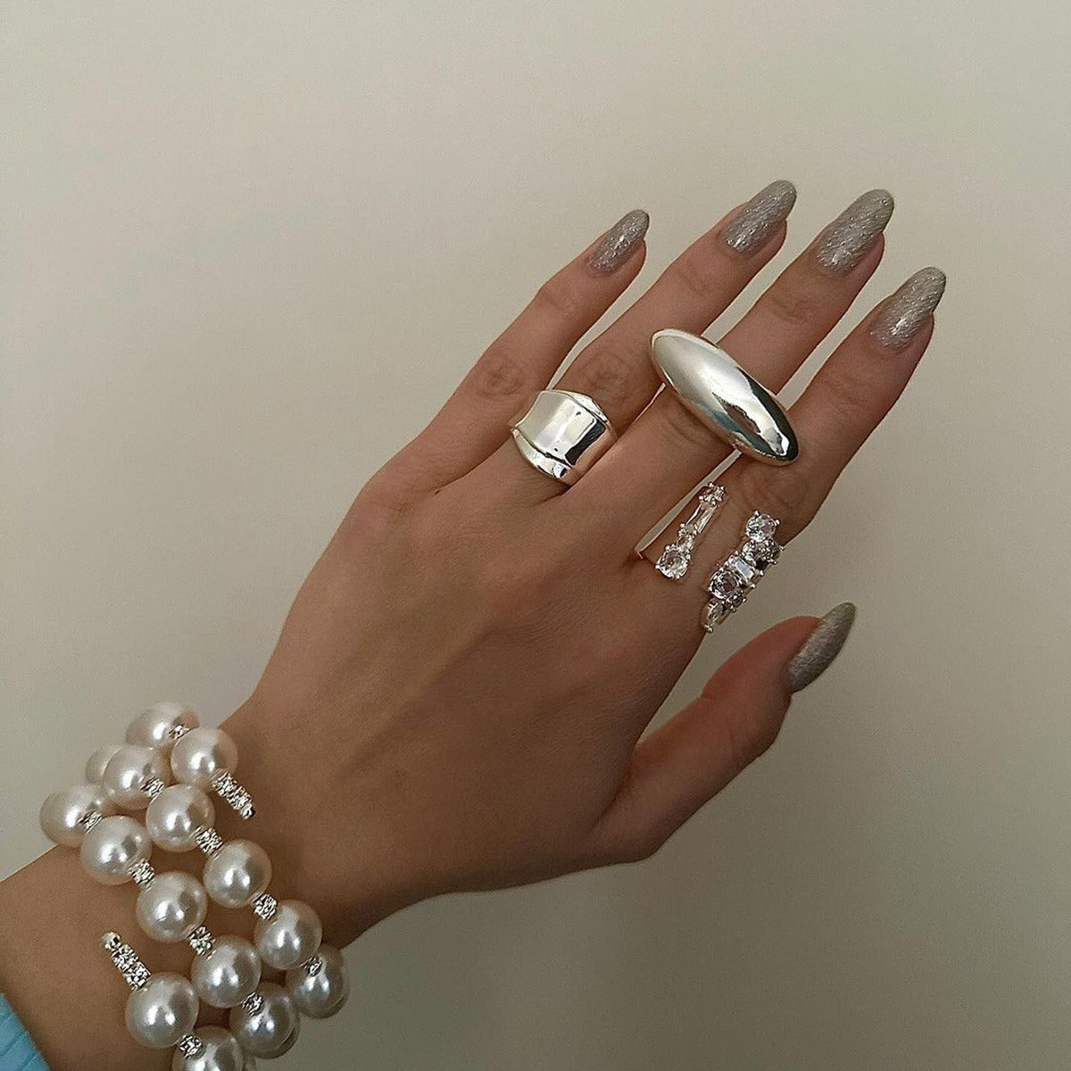 Kaze Elegant Oval Curved Ring | 18K Gold Noble Oval Ring in Gold &amp; Silver Size 7