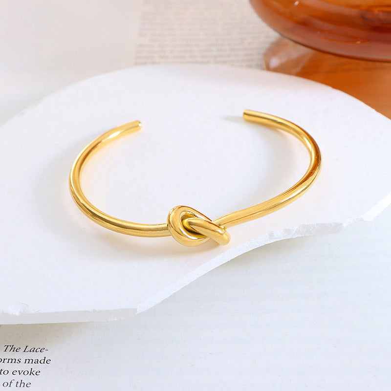 Kaze Line Sense Knot Open Bangle | 18K Gold Minimalist Bracelet in Thick &amp; Thin Variants