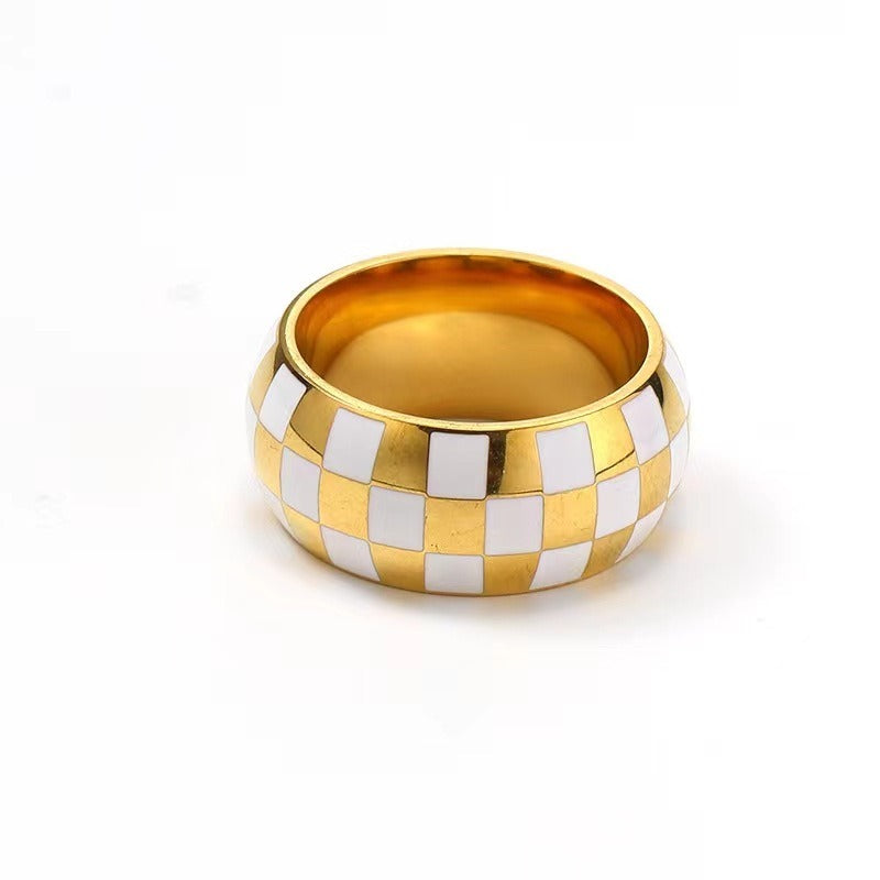 Kaze Vintage Checkered Pattern Ring | 18K Gold Titanium Steel Ring Sizes 6–9 US Only