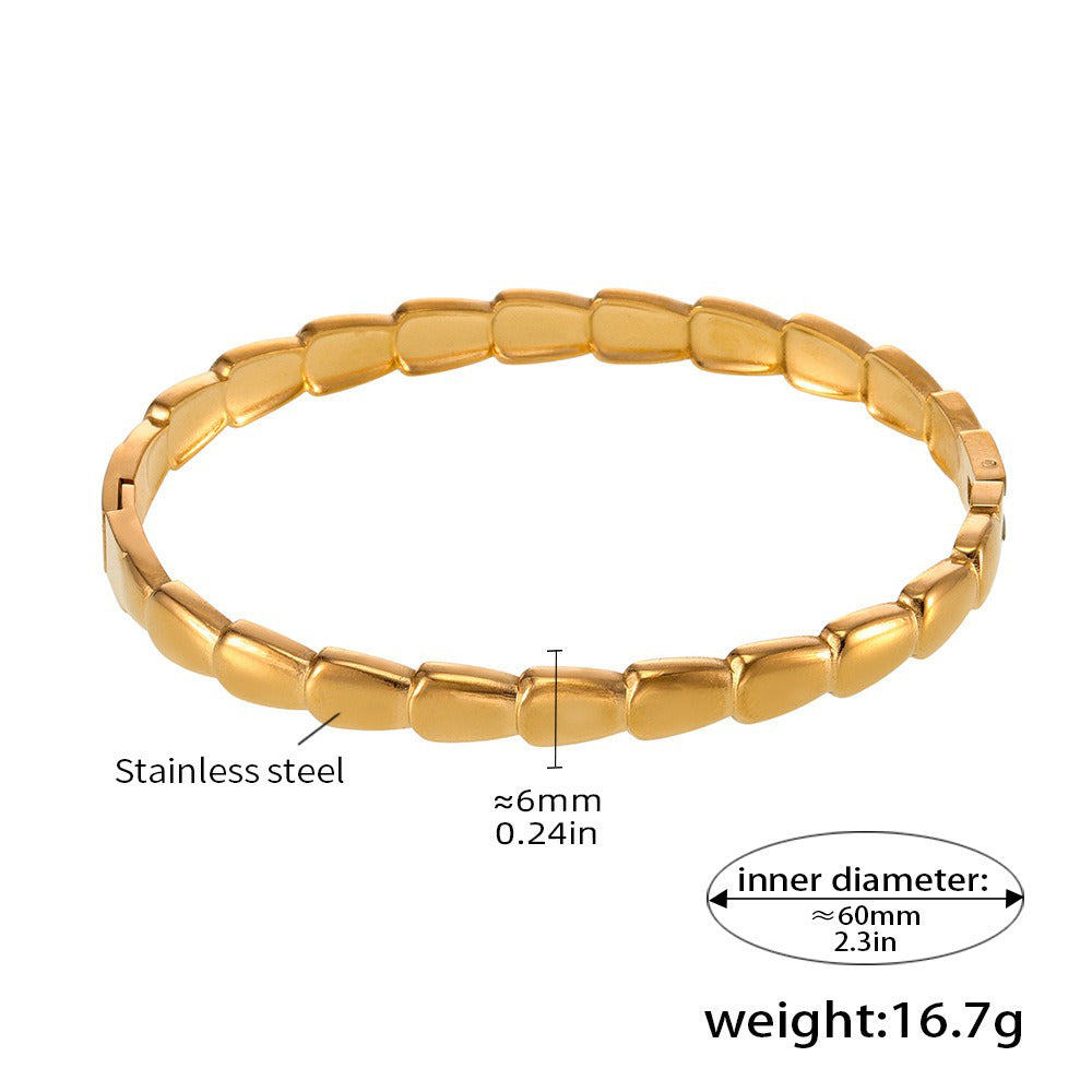 Kaze Geometric Classic Vintage Bracelet | 18K Gold Retro-Inspired Bracelet in Gold &amp; Silver