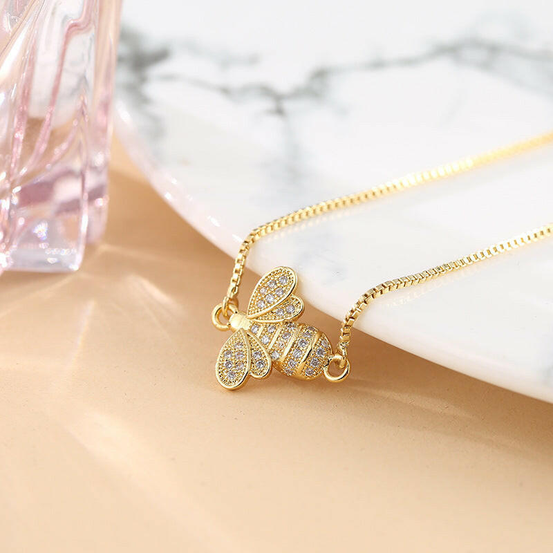 Kaze Silver-Plated Bee Bracelet | Geometric Nature-Inspired Bracelet for Women