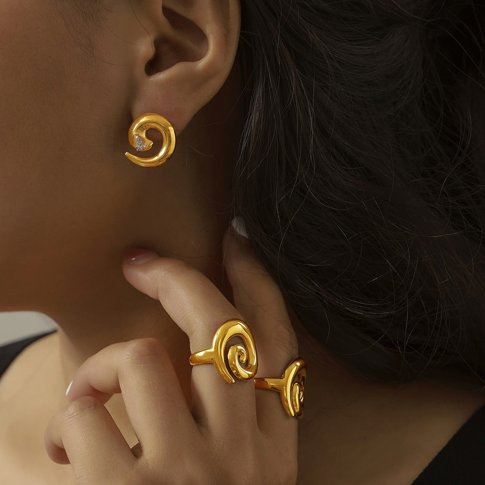 Kaze Rotating Thread Diamond Earring and Ring Set | 18K Gold Innovative Luxury Jewellery Set