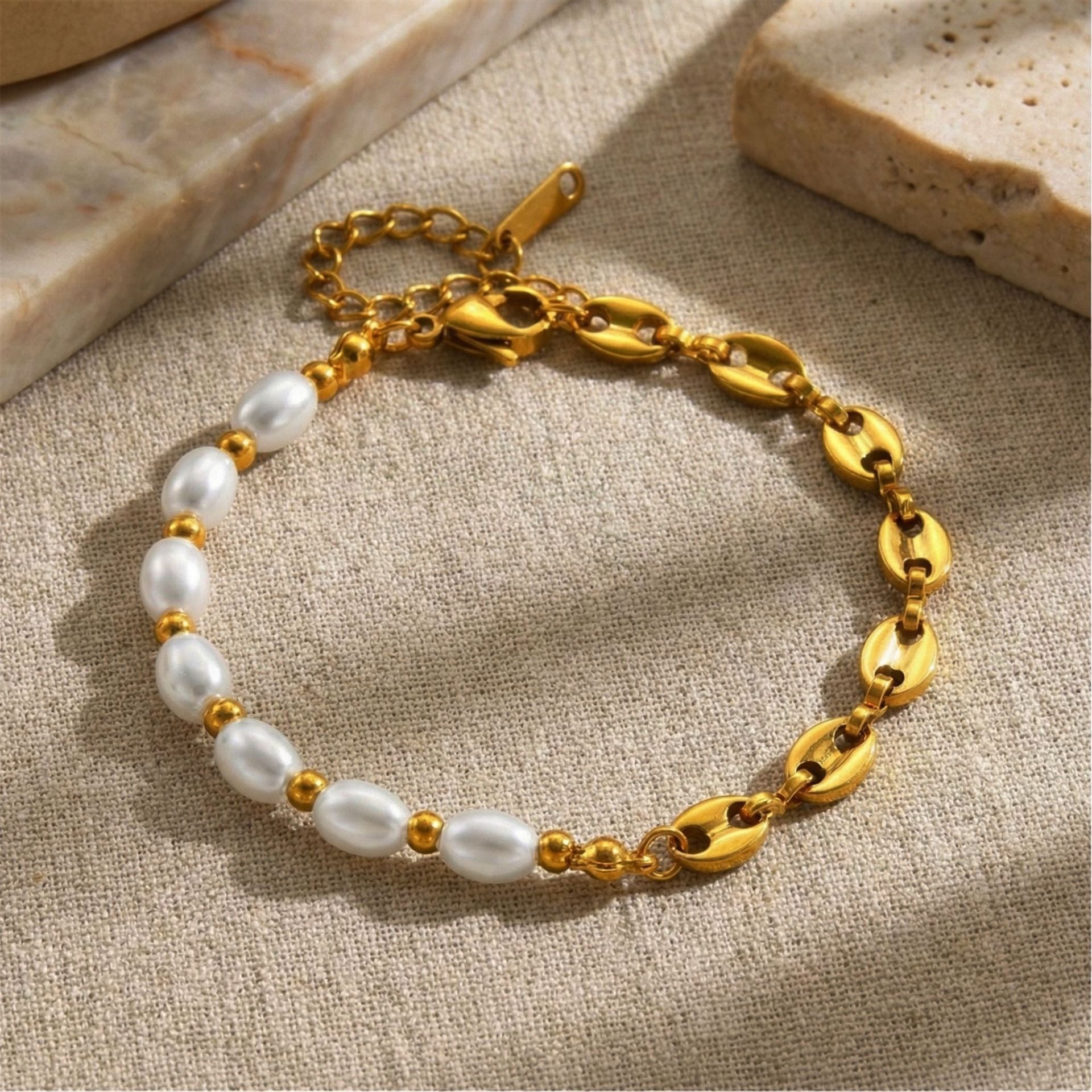Kaze 18K Gold Pearl and Titanium Steel Bracelet | Luxury Pearl Titanium Bracelet