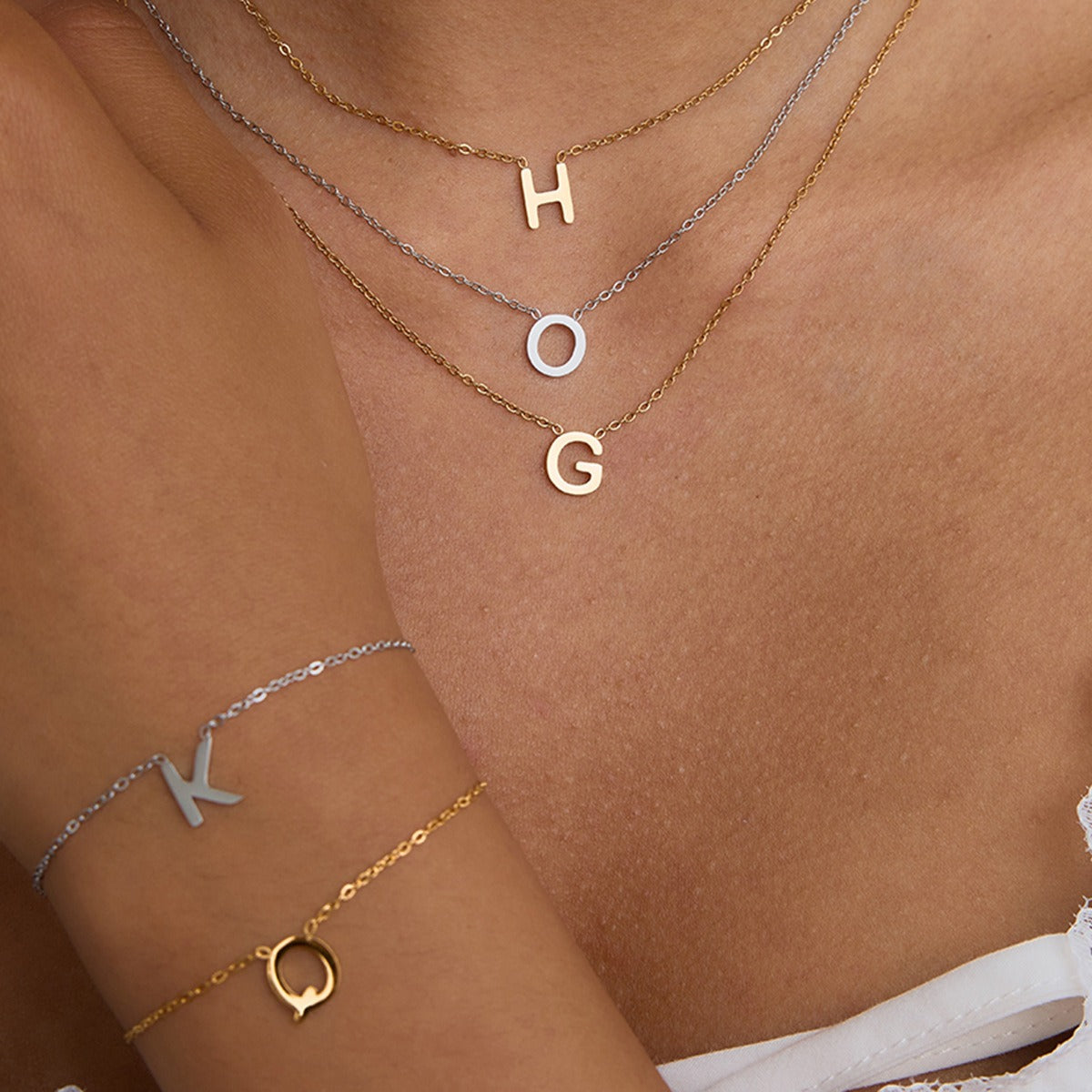 Kaze 18K Gold Customizable English Letter Pendant Bracelet | Personalised Initial Bracelet A–Z