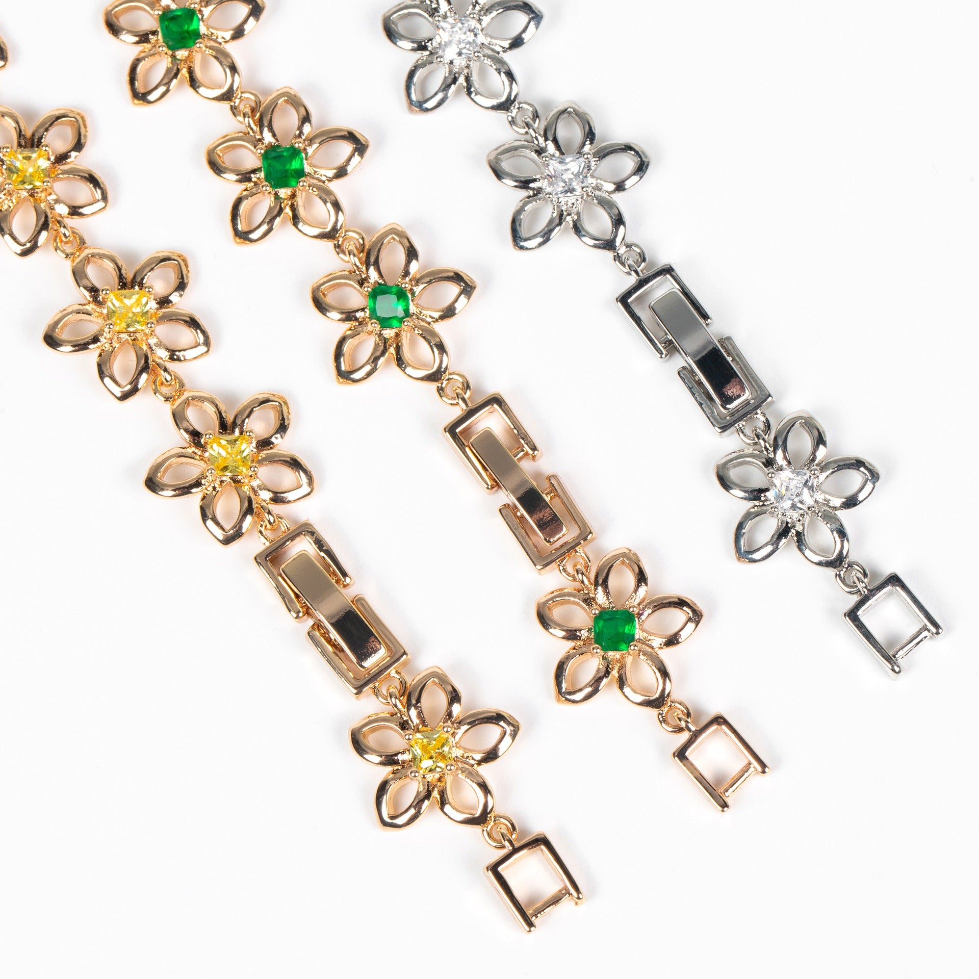 Kaze Five-Petal Clover Bracelet | S925 Silver Cubic Zirconia Lucky Bracelet