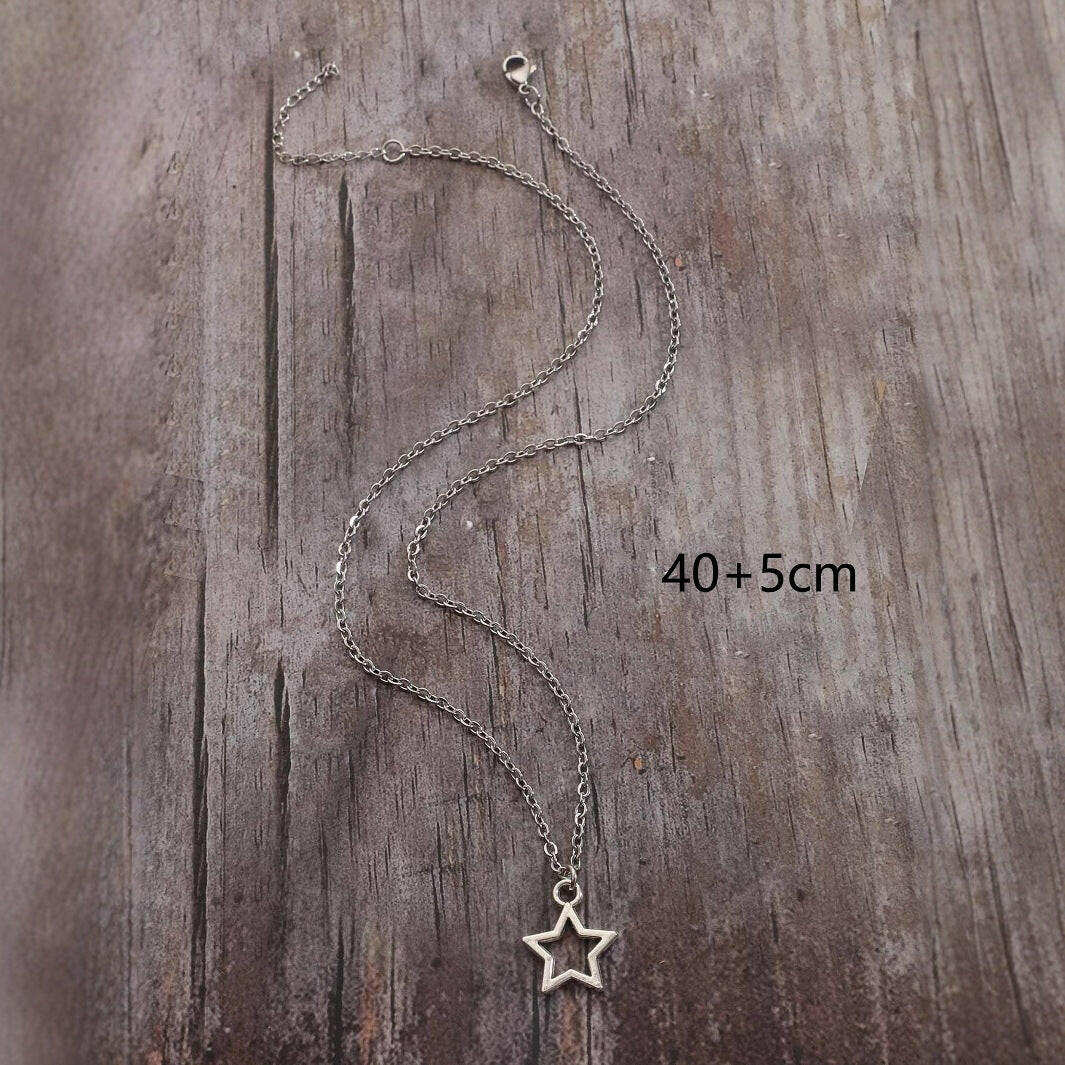 Kaze Hollow Star Clavicle Necklace | Five-Pointed Open Star Charm Necklace