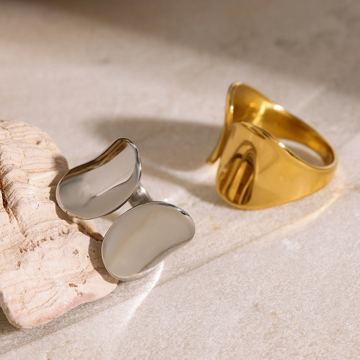 Kaze Simple Geometric Design Ring | 18K Gold Minimalist Adjustable Ring in Gold &amp; Silver