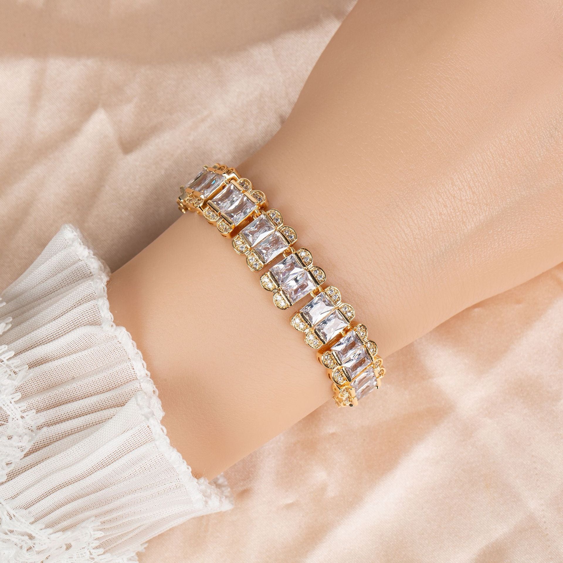 Kaze Retro Zirconia Vintage Chain Bracelet | S925 Silver Linear Pavé Bracelet Gold Base with White