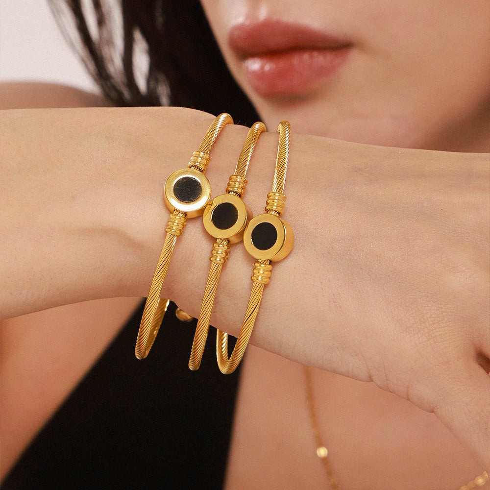 Kaze Twill Mother-of-Pearl Inlaid Bangle | 18K Gold Noble Elegant Bracelet in 2 Sizes