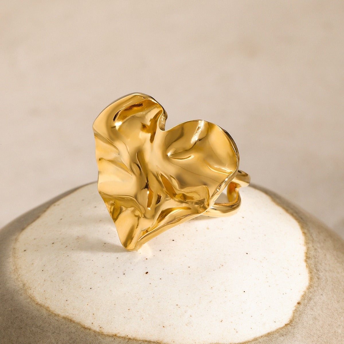 Kaze Trendy Heart-Shaped Hammered Ring | 18K Gold Artisan Texture Heart Ring Size 7