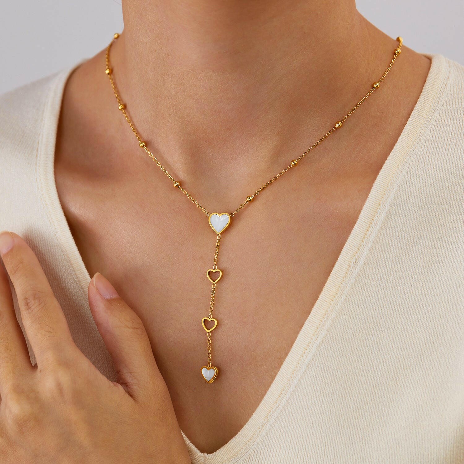 Kaze Tassel Hollow Mother-of-Pearl Necklace | Gold Stainless Steel Pendant Necklace