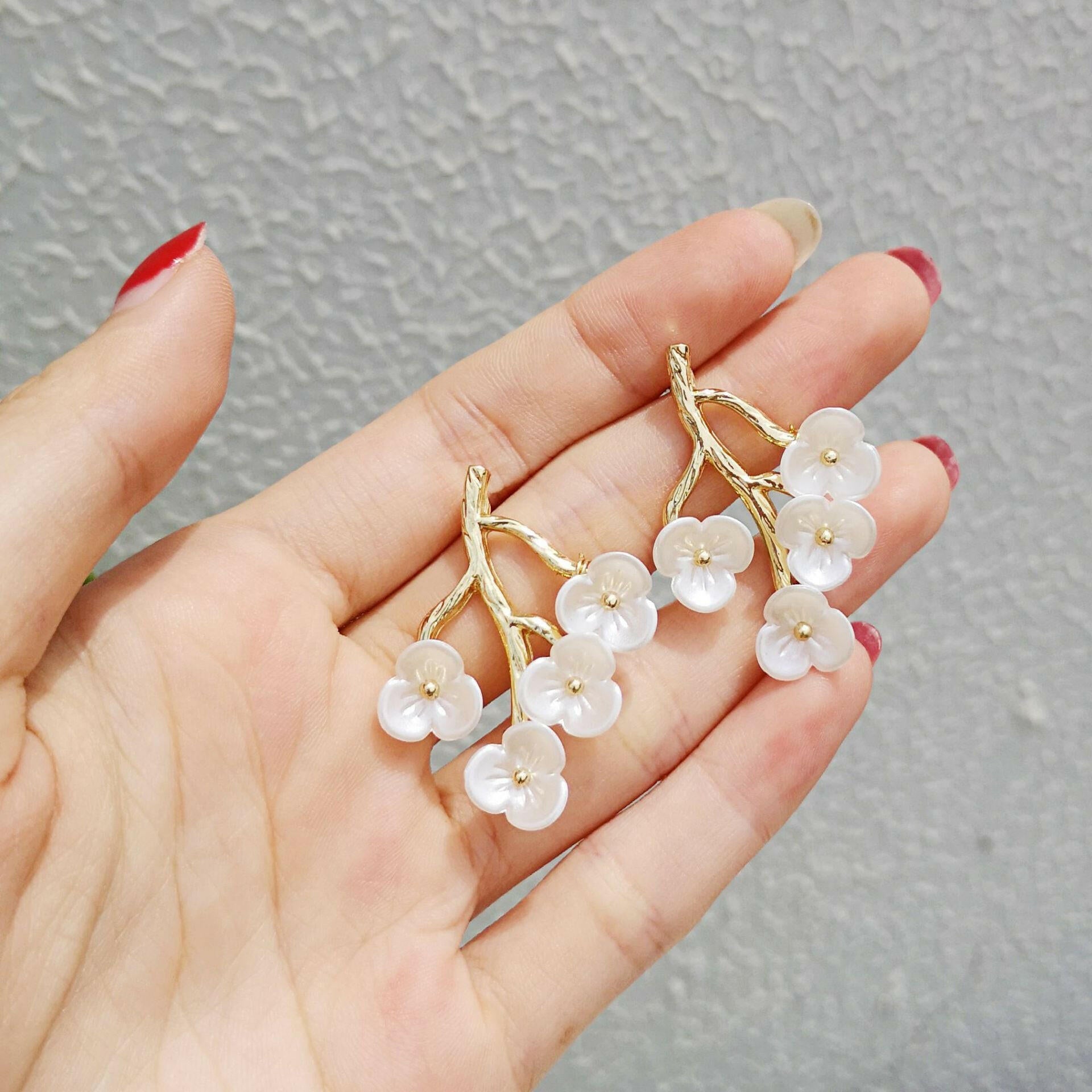 Kaze 925 Sterling Silver Pearl Flower Branch Earrings | Botanical Pearl Stud Earrings