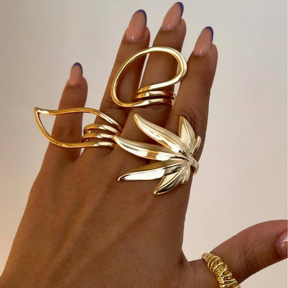Kaze 18K Gold Maple Leaf Titanium Adjustable Ring | Nature-Inspired Ring in Ring A &amp; Ring B