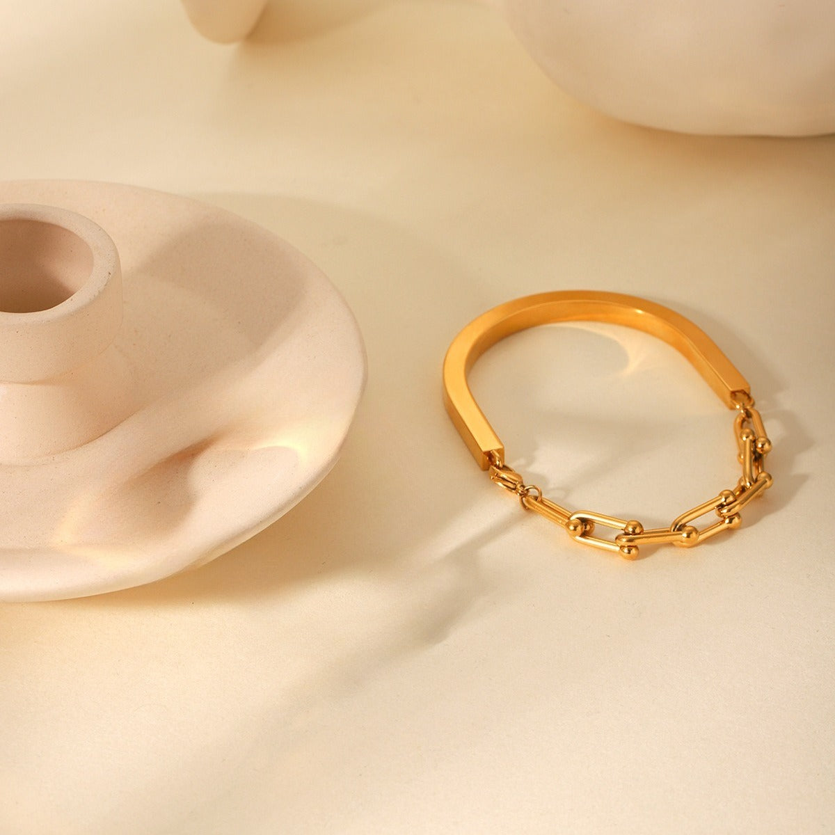 Kaze Horseshoe Chain Link Bracelet | 18K Gold-Plated Lucky Bracelet for Women