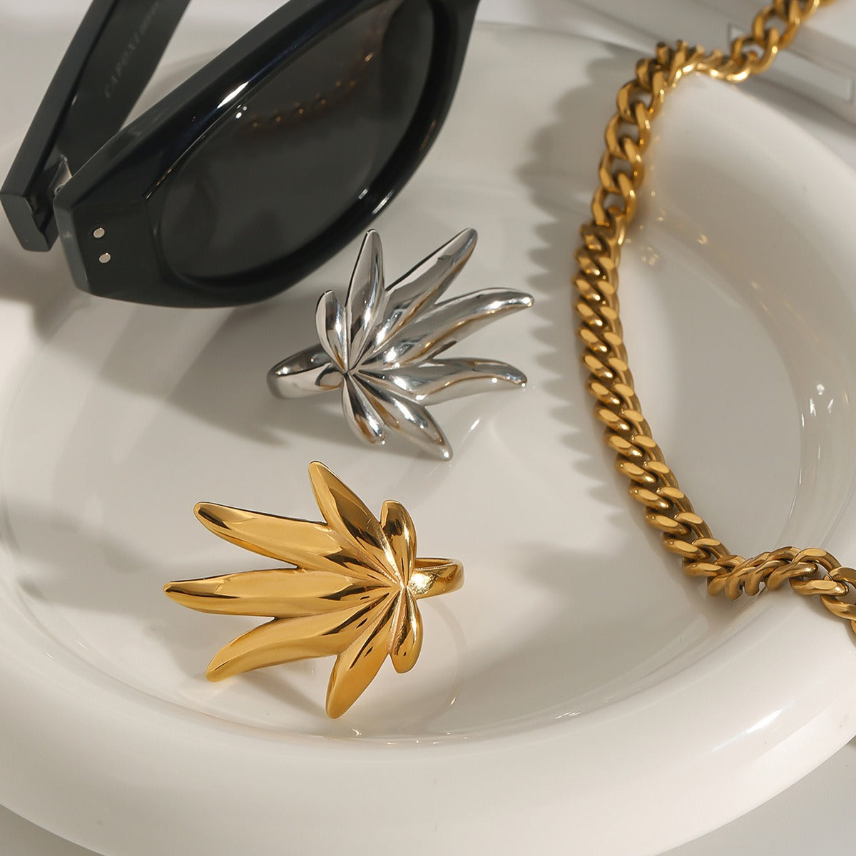 Kaze 18K Gold Maple Leaf Titanium Adjustable Ring | Nature-Inspired Ring in Ring A &amp; Ring B