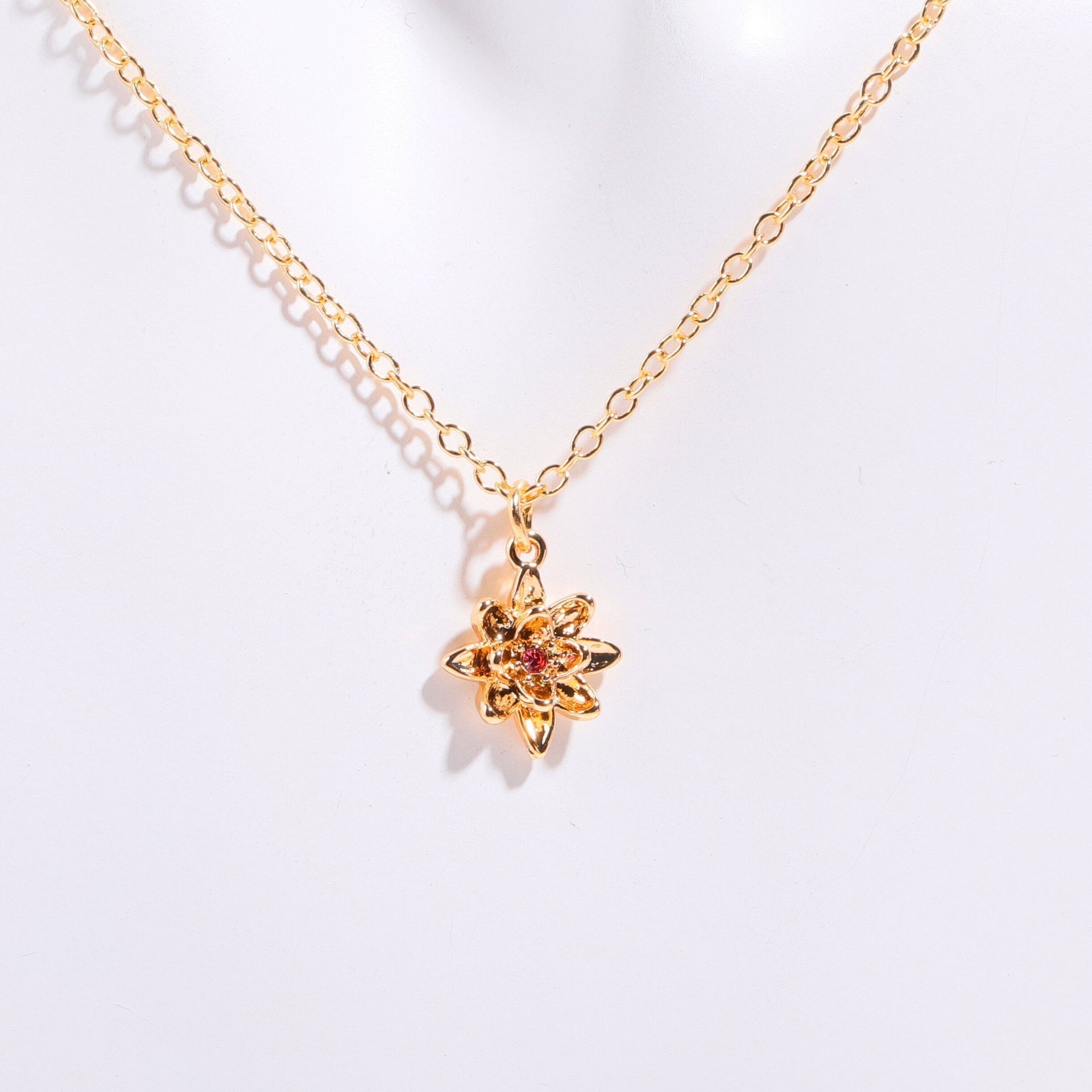 Kaze 18K Gold Birth Month Flower Bracelet | Personalised Floral Bracelet in All 12 Months July