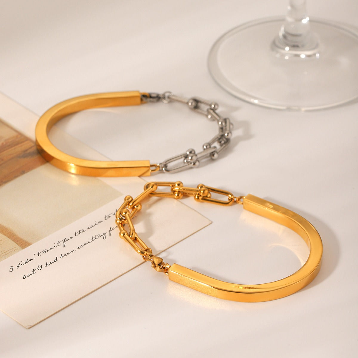 Kaze 18K Gold Horseshoe Buckle Chain Bracelet | U-Shaped Clasp Lucky Bracelet in 2 Styles