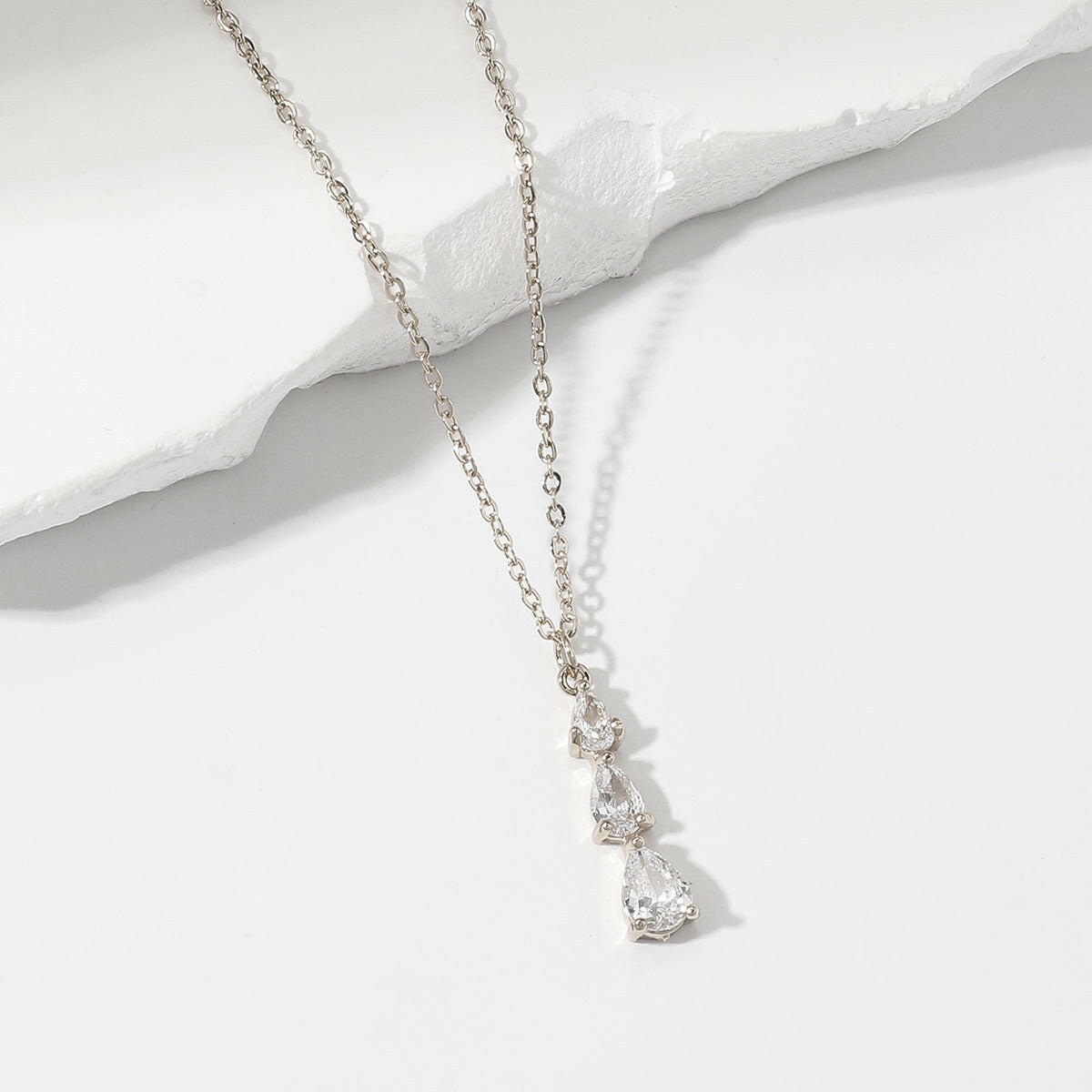 Kaze Zircon Water Drop Pendant Necklace | Teardrop Zircon Necklace in Gold &amp; Silver