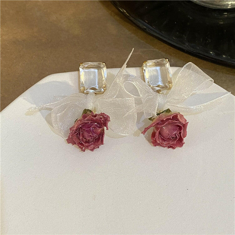 Kaze Oriental Real Dried Flower Earrings | Botanical Resin Preserved Flower Earrings in Pink Pink