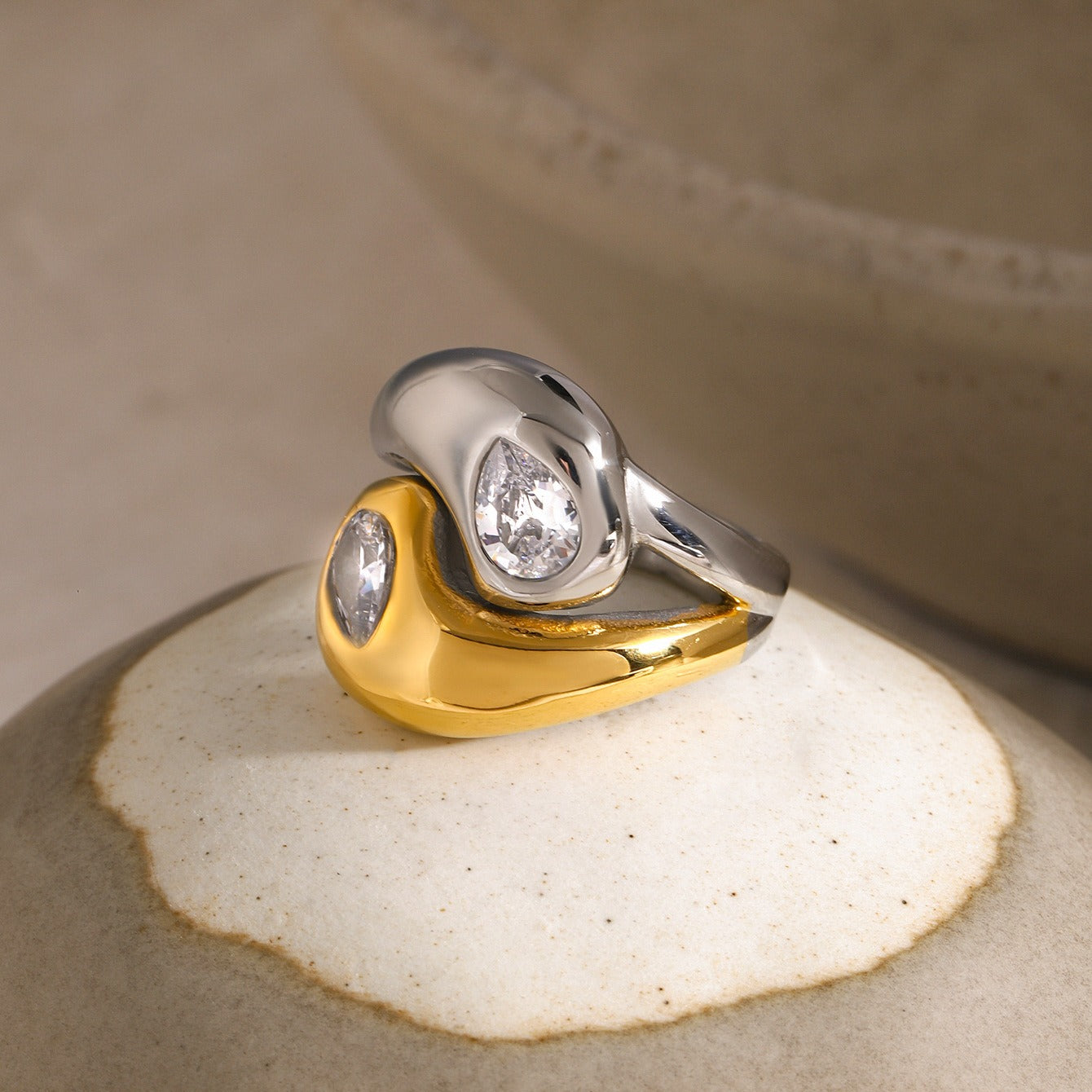 Kaze Interlaced Teardrop Gemstone Ring | 18K Gold Trendy Ring in Gold &amp; Two-Tone Sizes 6–8