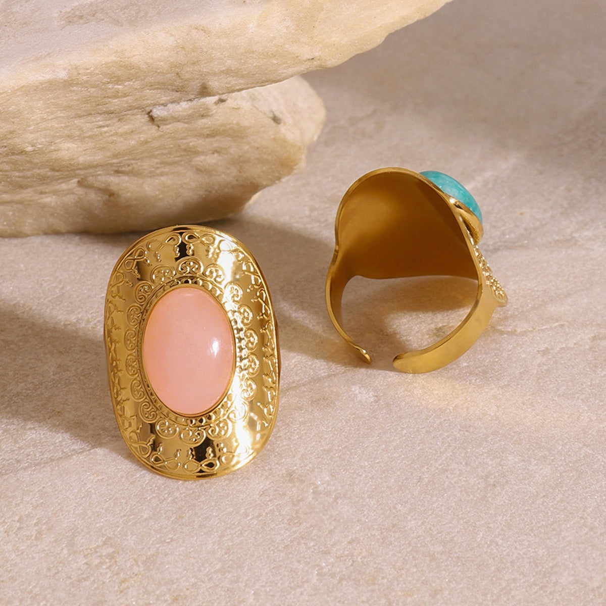 Kaze Oval Gemstone Textured Luxury Ring | 18K Gold High-End Ring in Green &amp; Pink