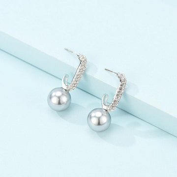 Kaze Long Pearl Clip-On Earrings | Elegant Non-Pierced Pearl Drop Earrings As shown