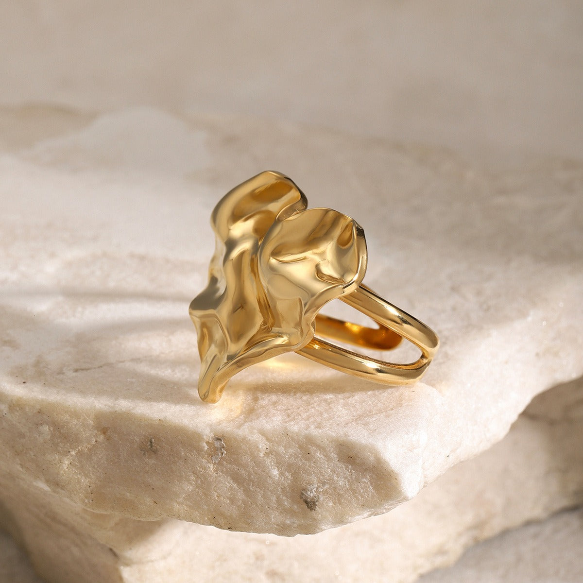 Kaze Trendy Heart-Shaped Hammered Ring | 18K Gold Artisan Texture Heart Ring Size 7