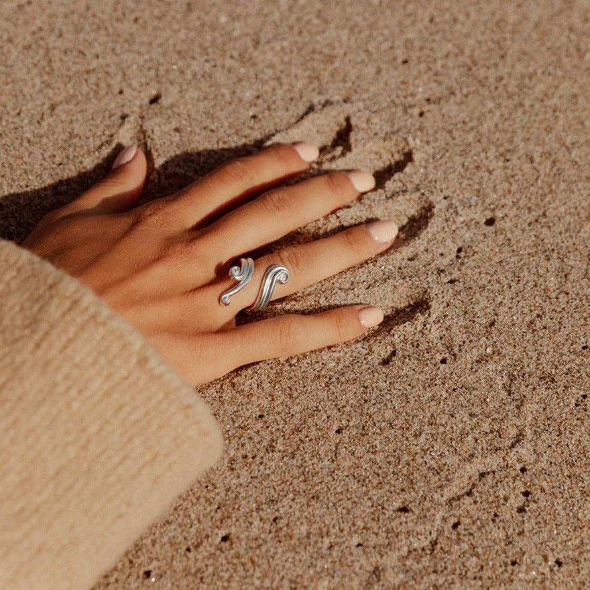 Kaze Thread Circle Design Ring | 18K Gold Exquisite Artisan Adjustable Ring