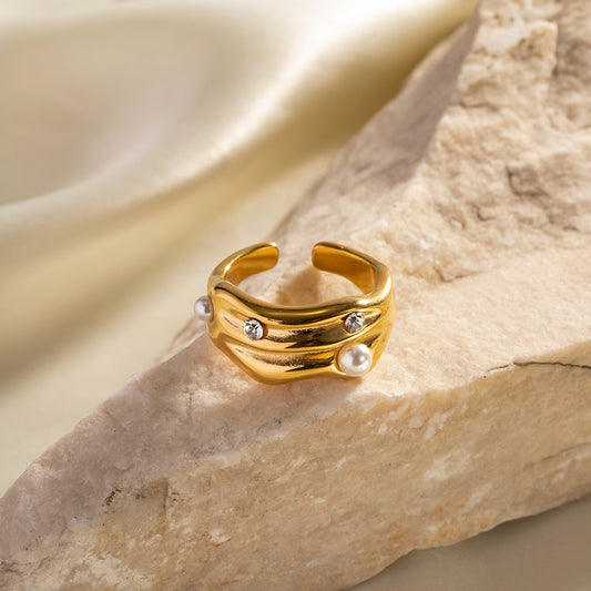 Kaze Pearl and Diamond Textured Open Ring | 18K Gold Luxury High-End Ring